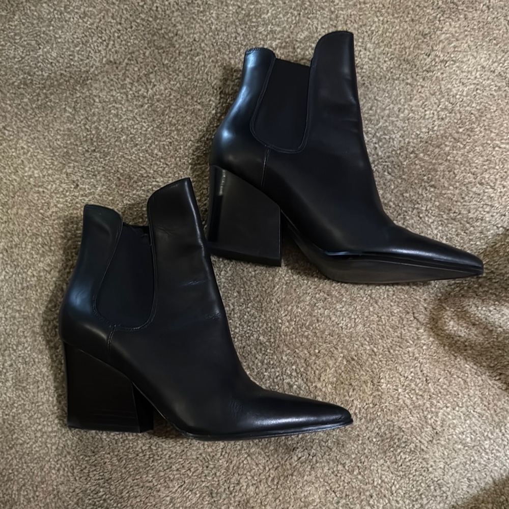 Kendall & Kylie Black Ankle Booties Sleek Design